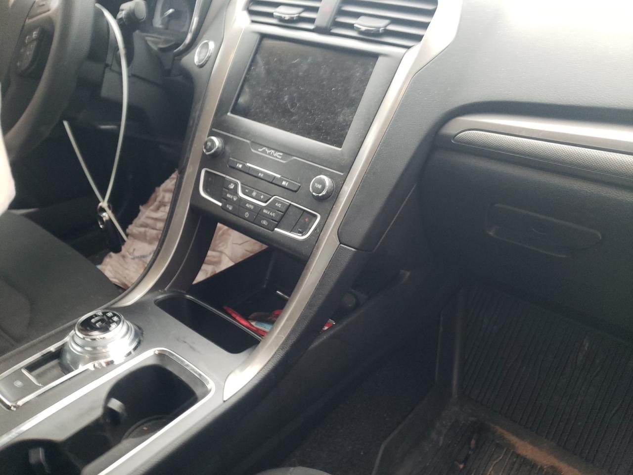 Photo 9 from auction – 2020 FORD FUSION SE with VIN 3FA6P0HD0LR230435