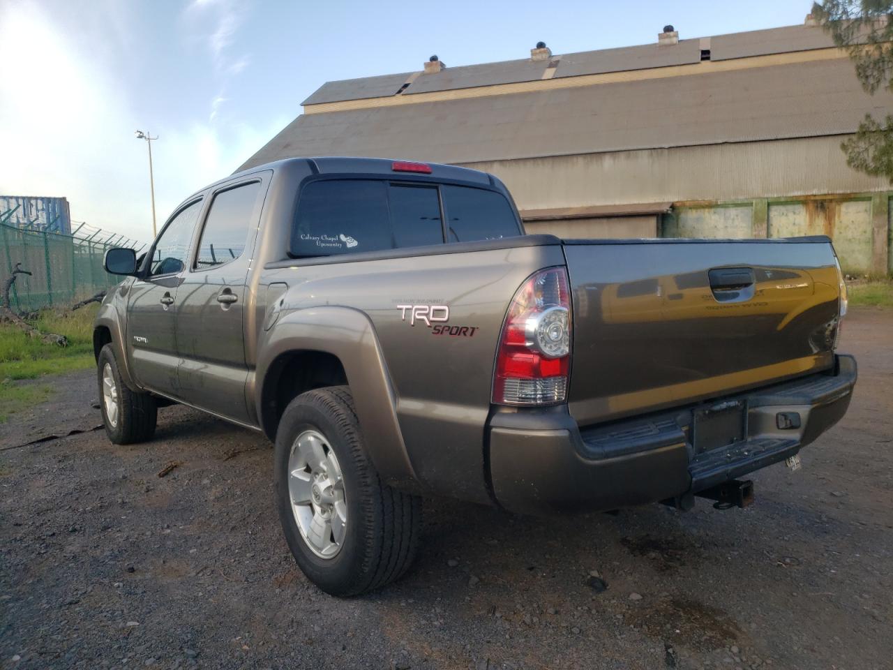 Photo 3 from auction – 2011 TOYOTA TACOMA DOU with VIN 3TMLU4EN6BM062323