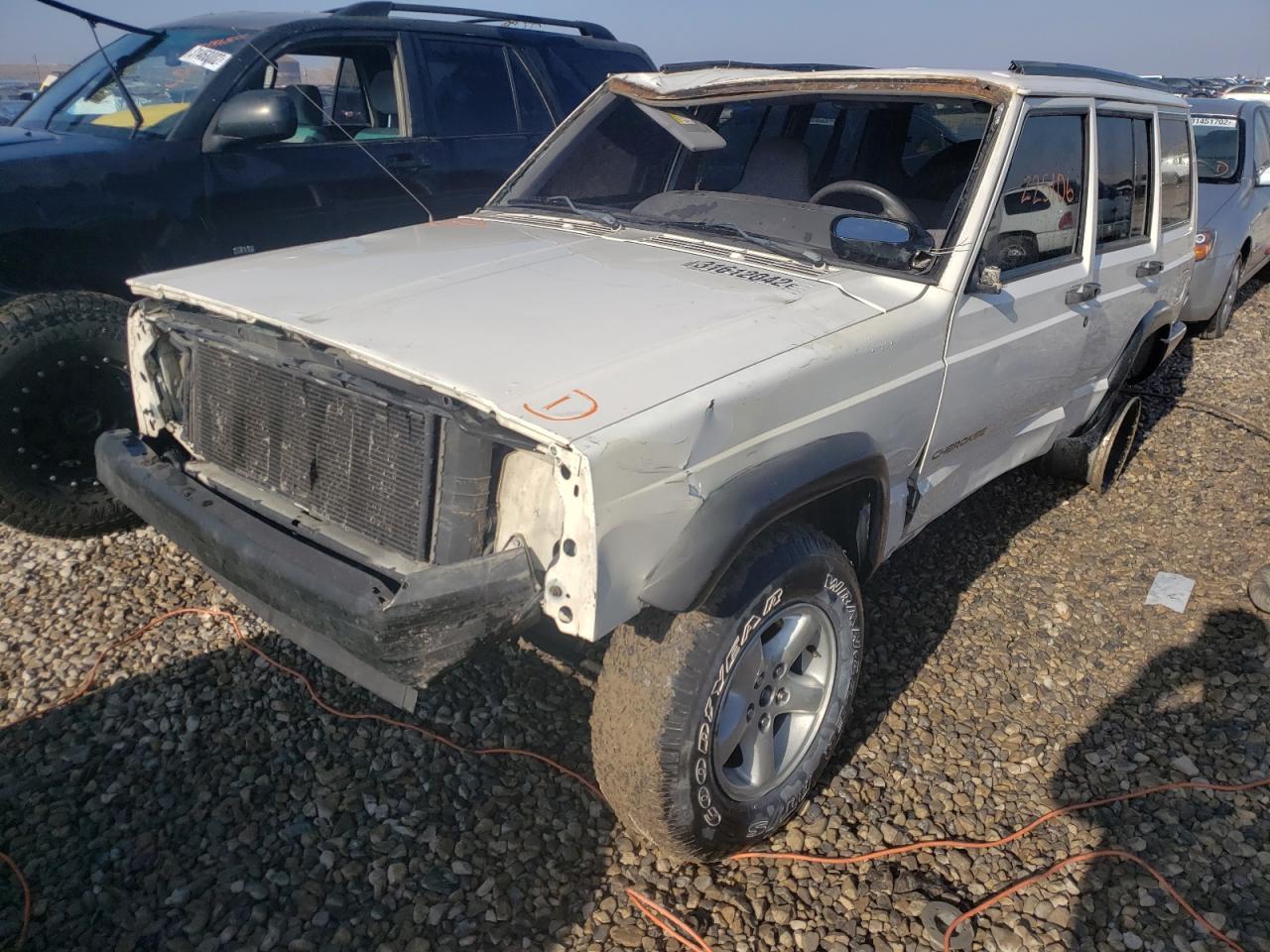 Photo 2 from auction – 1998 JEEP CHEROKEE S with VIN 1J4FJ68S6WL190680