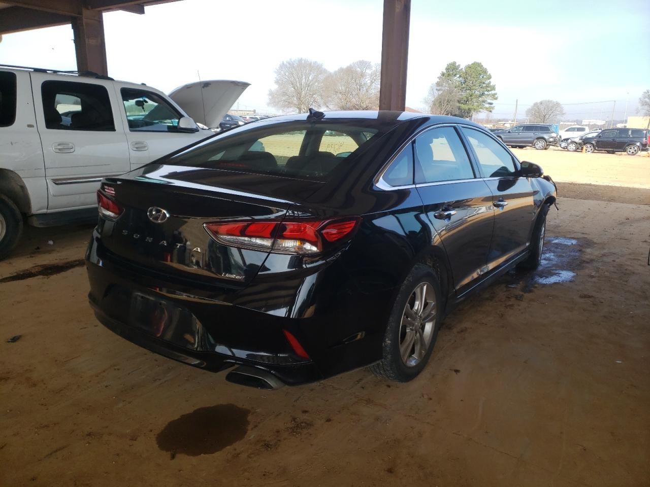 Photo 4 from auction – 2019 HYUNDAI SONATA LIM with VIN 5NPE34AF3KH740218