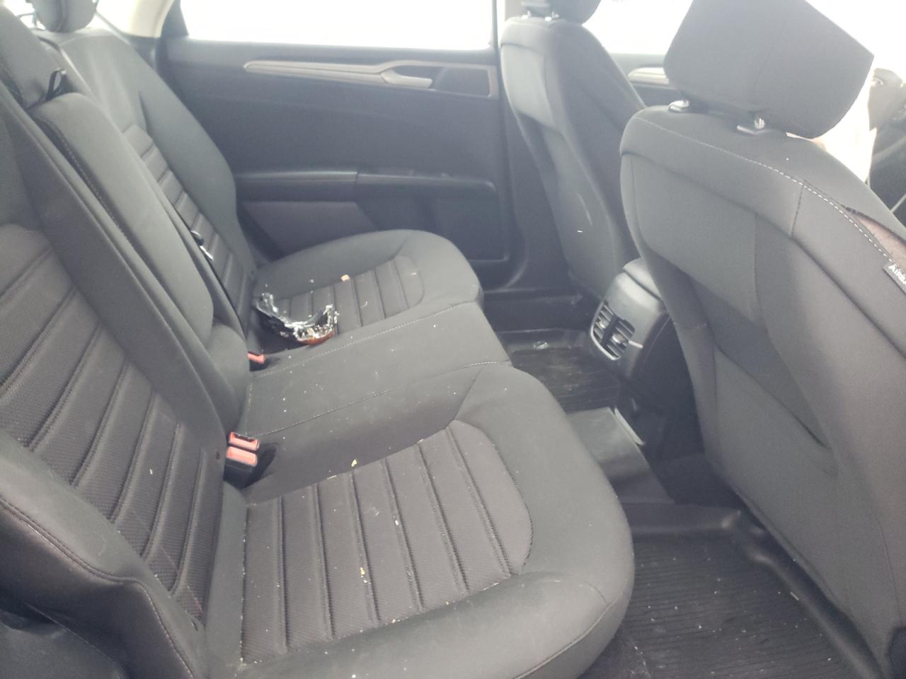 Photo 6 from auction – 2020 FORD FUSION SE with VIN 3FA6P0HD0LR230435