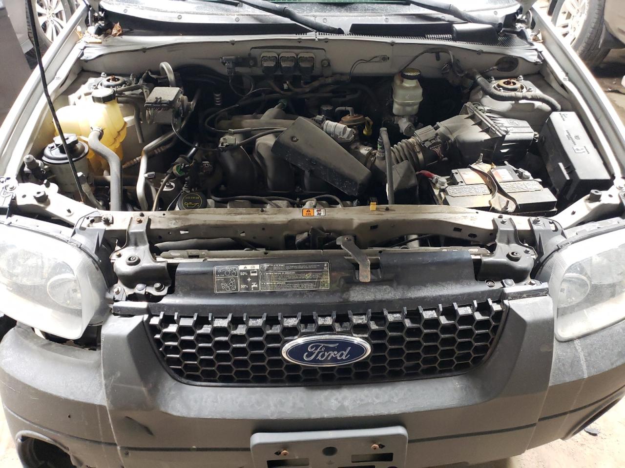 Photo 7 from auction – 2005 FORD ESCAPE XLT with VIN 1FMYU93115KD75399