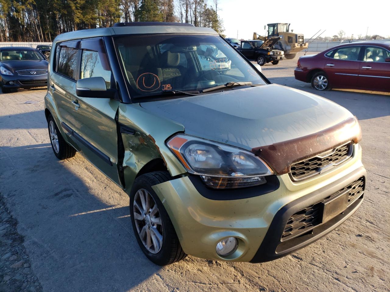 KIA SOUL + 2013 with VIN KNDJT2A60D7518889 - Photo from auction
