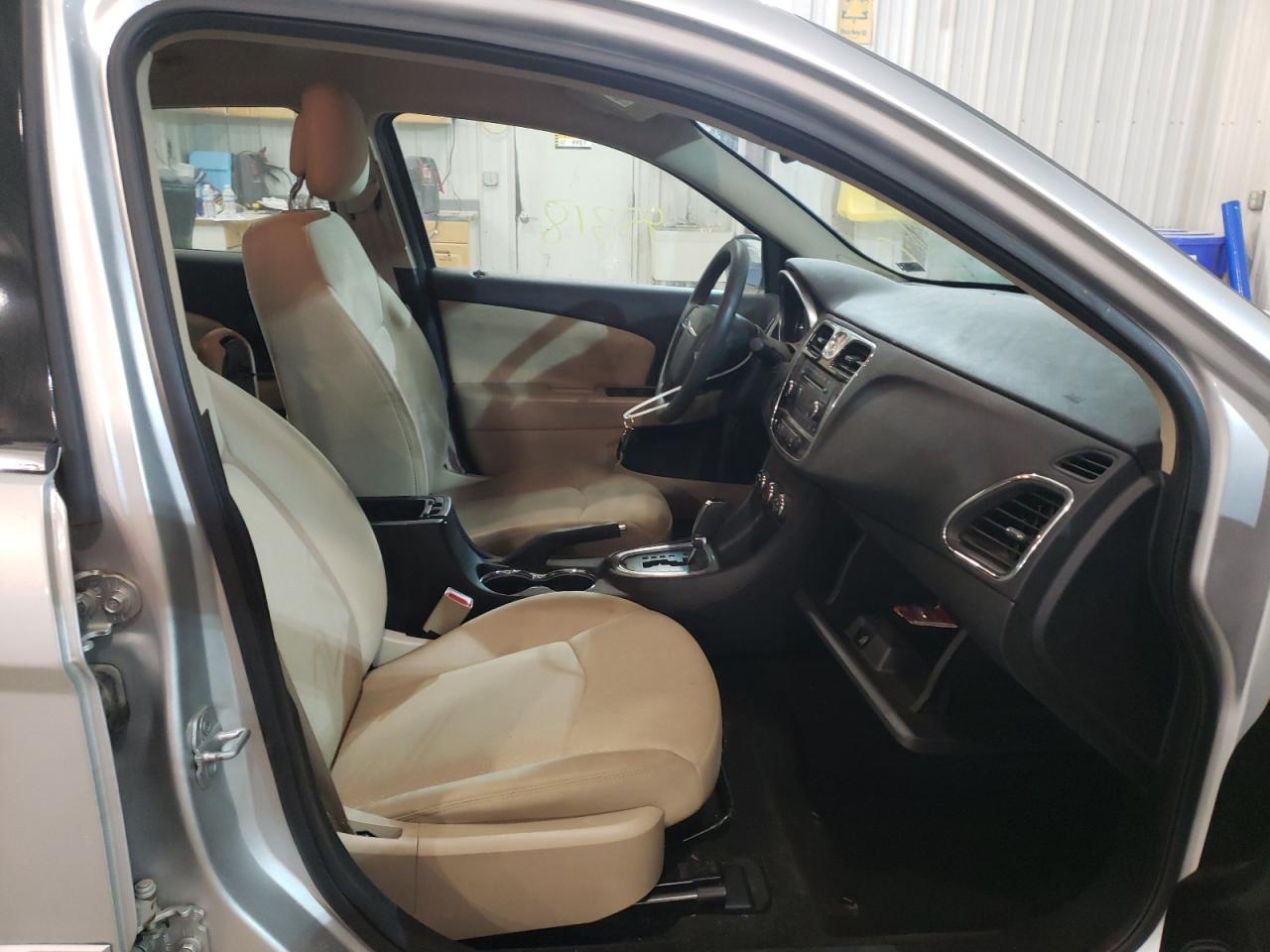 Photo 5 from auction – 2012 CHRYSLER 200 LX with VIN 1C3CCBAB0CN207578