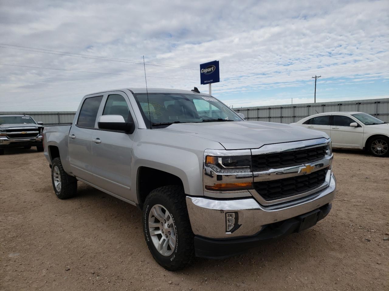 CHEVROLET SILVERADO 2018 with VIN 3GCUKREC2JG480638 - Photo from auction