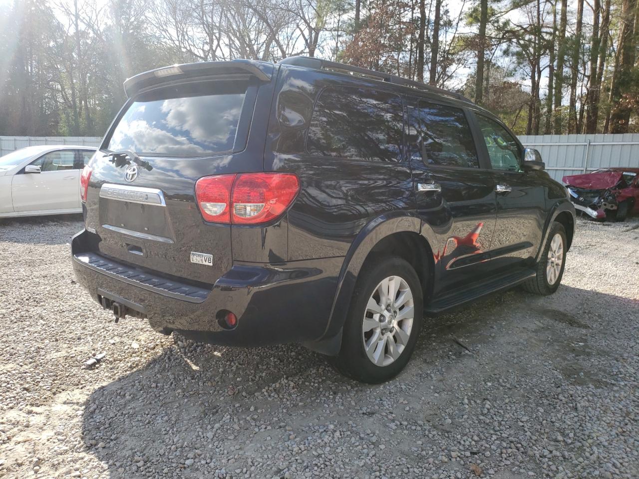 Photo 4 from auction – 2010 TOYOTA SEQUOIA PL with VIN 5TDYY5G11AS023227