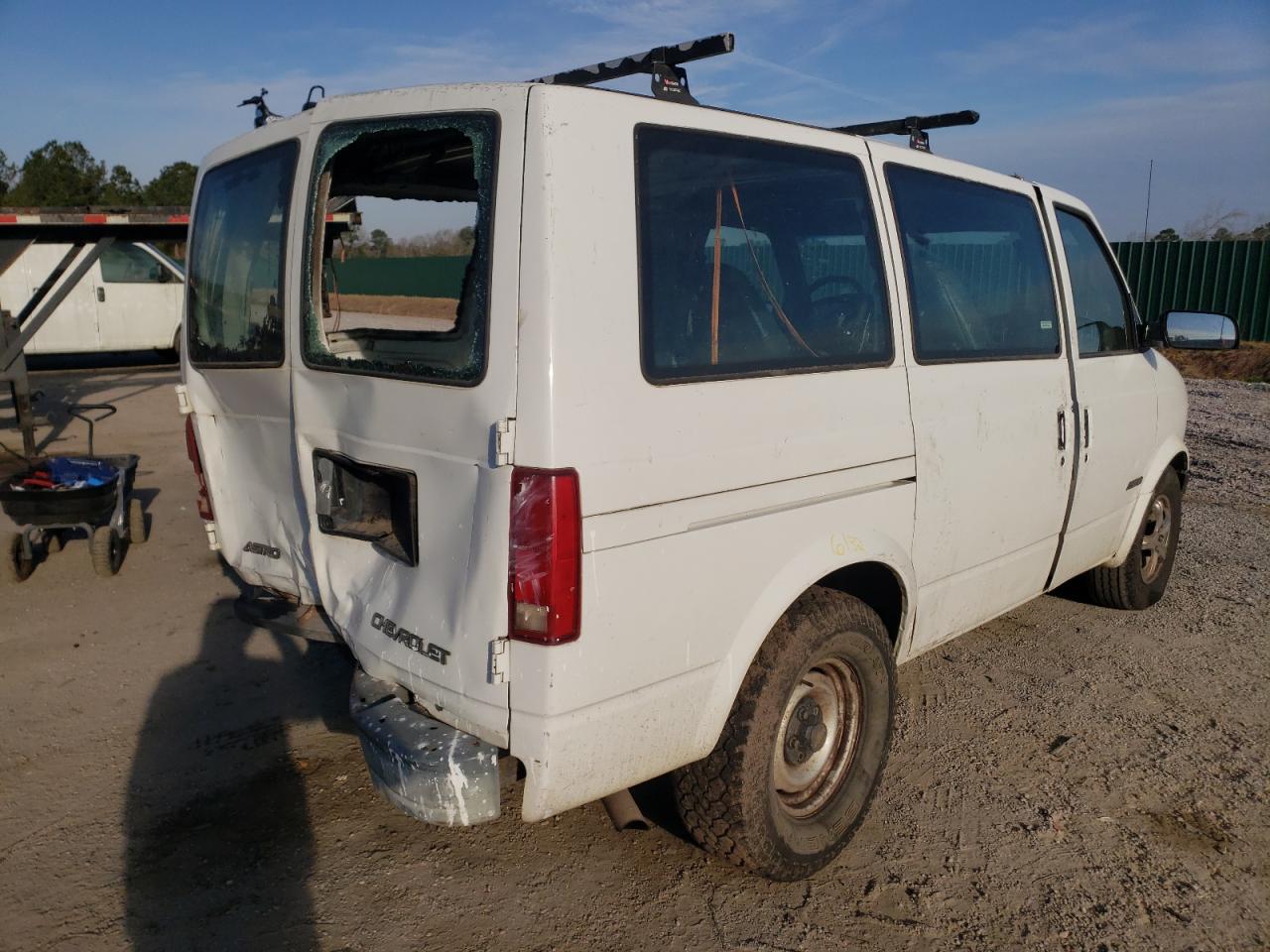 Photo 4 from auction – 2000 CHEVROLET ASTRO with VIN 1GCDM19W1YB179782