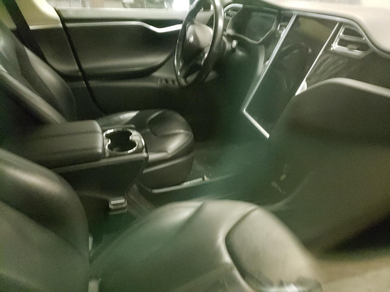 Photo 5 from auction – 2015 TESLA  with VIN 5YJSA1H13FFP74536