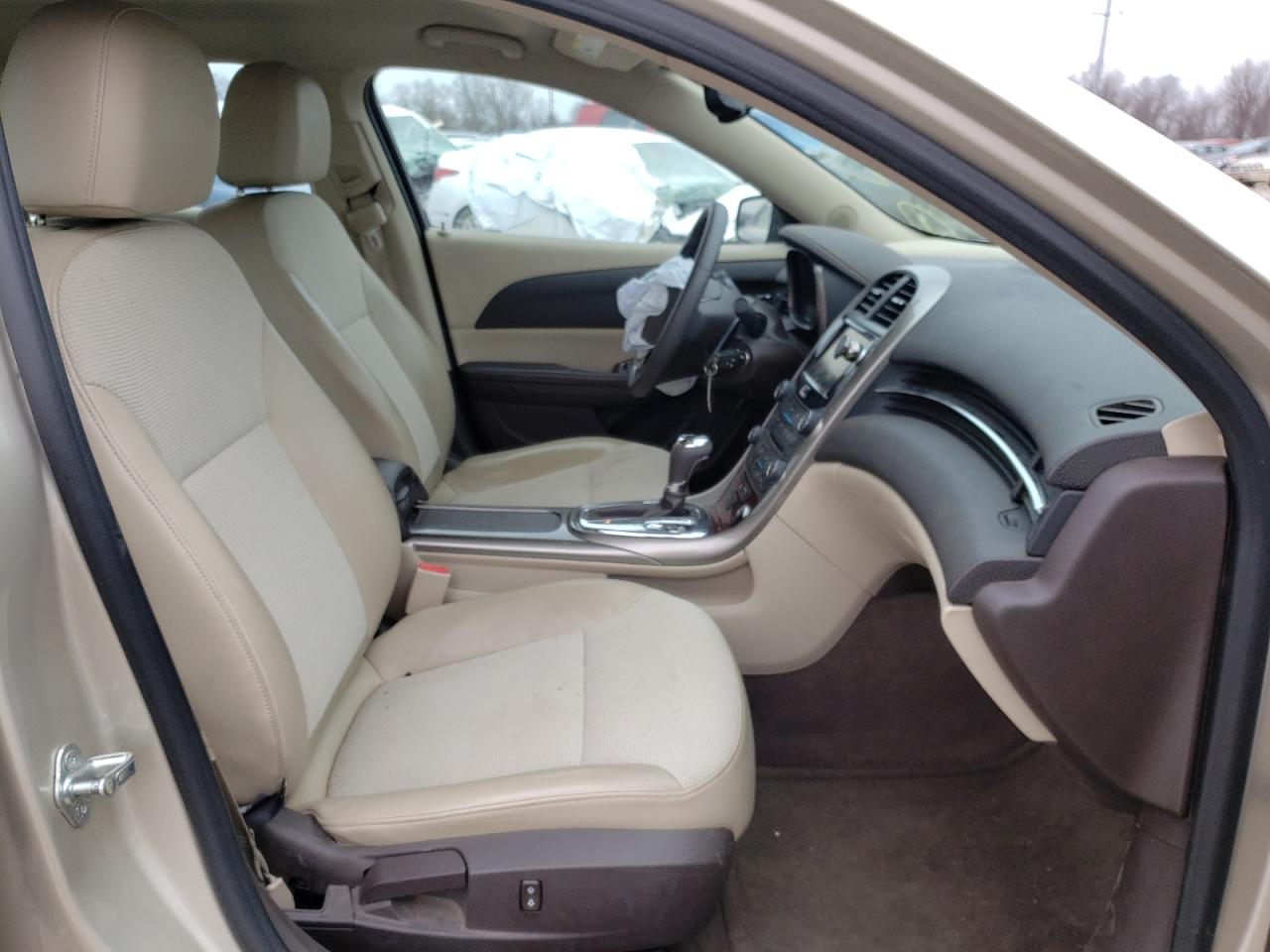 Photo 5 from auction – 2013 CHEVROLET MALIBU 1LT with VIN 1G11C5SA8DF206497
