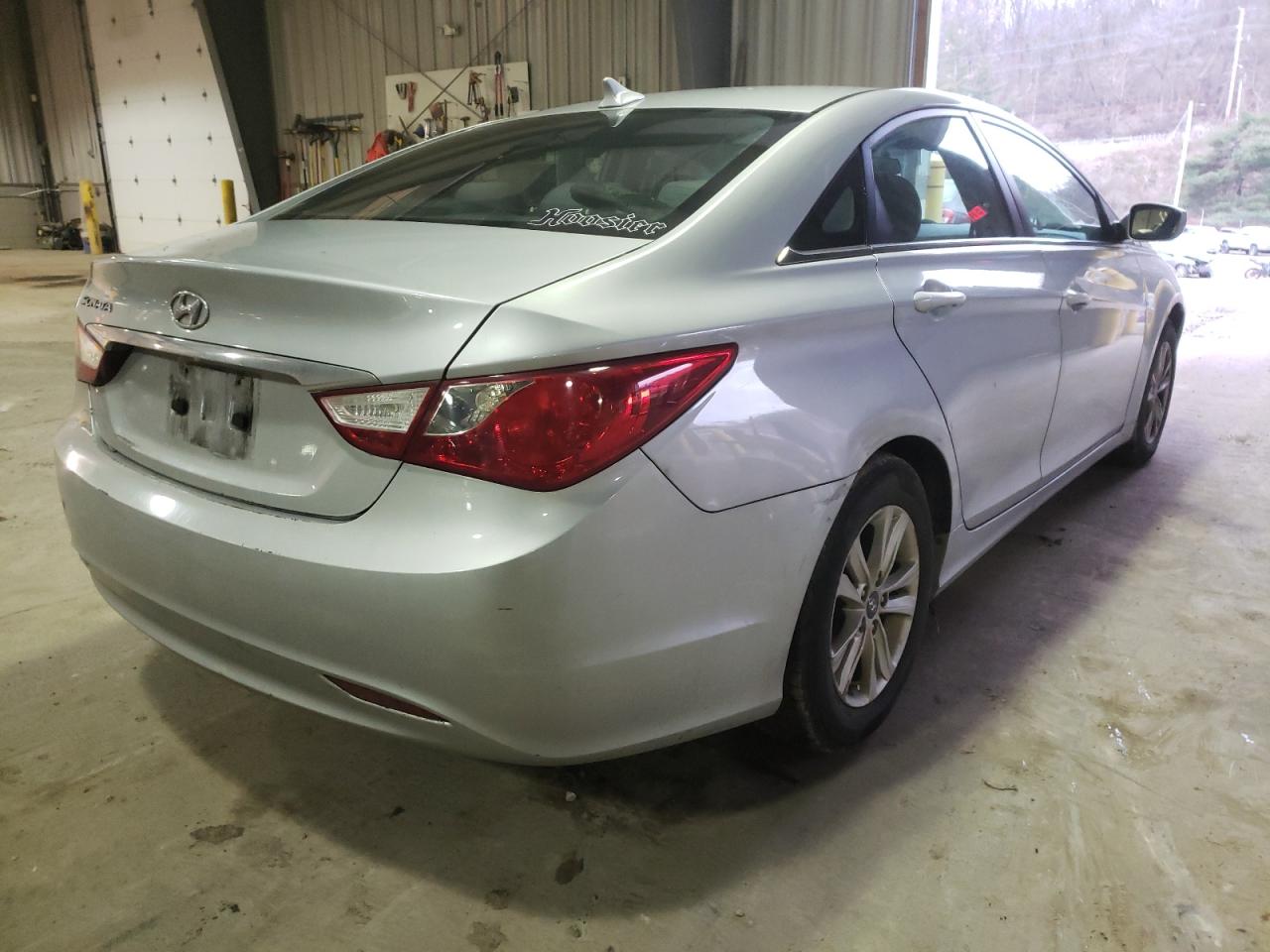Photo 4 from auction – 2011 HYUNDAI SONATA GLS with VIN 5NPEB4AC2BH009322