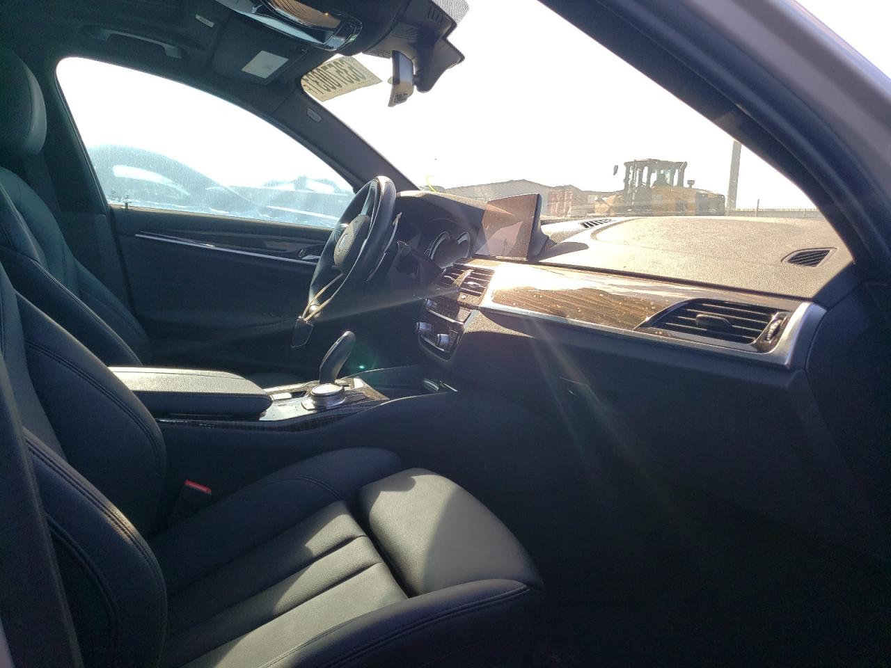 Photo 5 from auction – 2019 BMW 530E with VIN WBAJA9C51KB393265