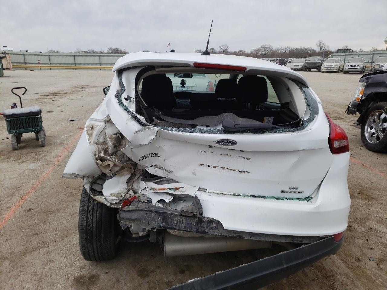 Photo 9 from auction – 2015 FORD FOCUS SE with VIN 1FADP3K24FL249931