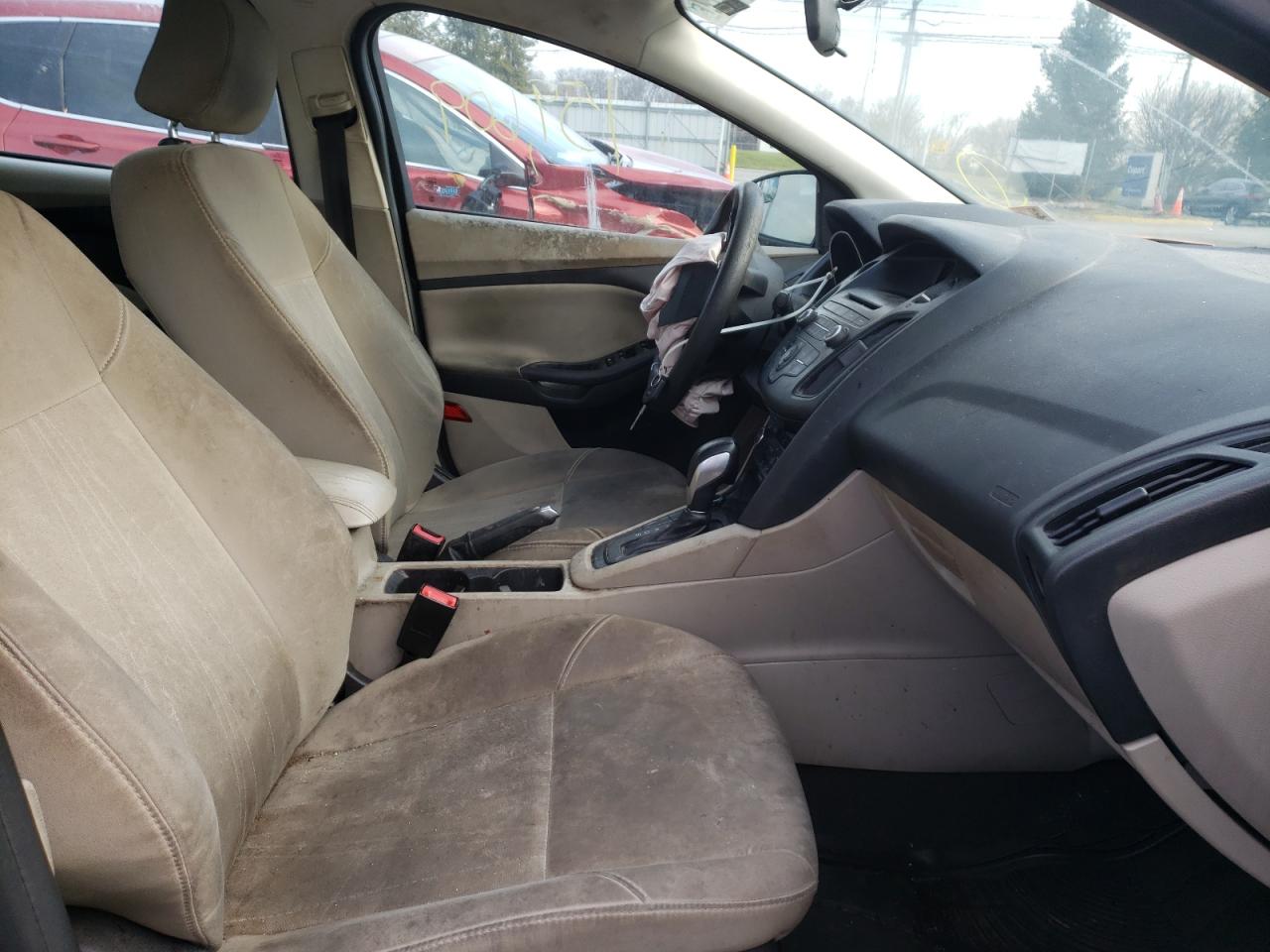Photo 5 from auction – 2017 FORD FOCUS SE with VIN 1FADP3FE5HL275252