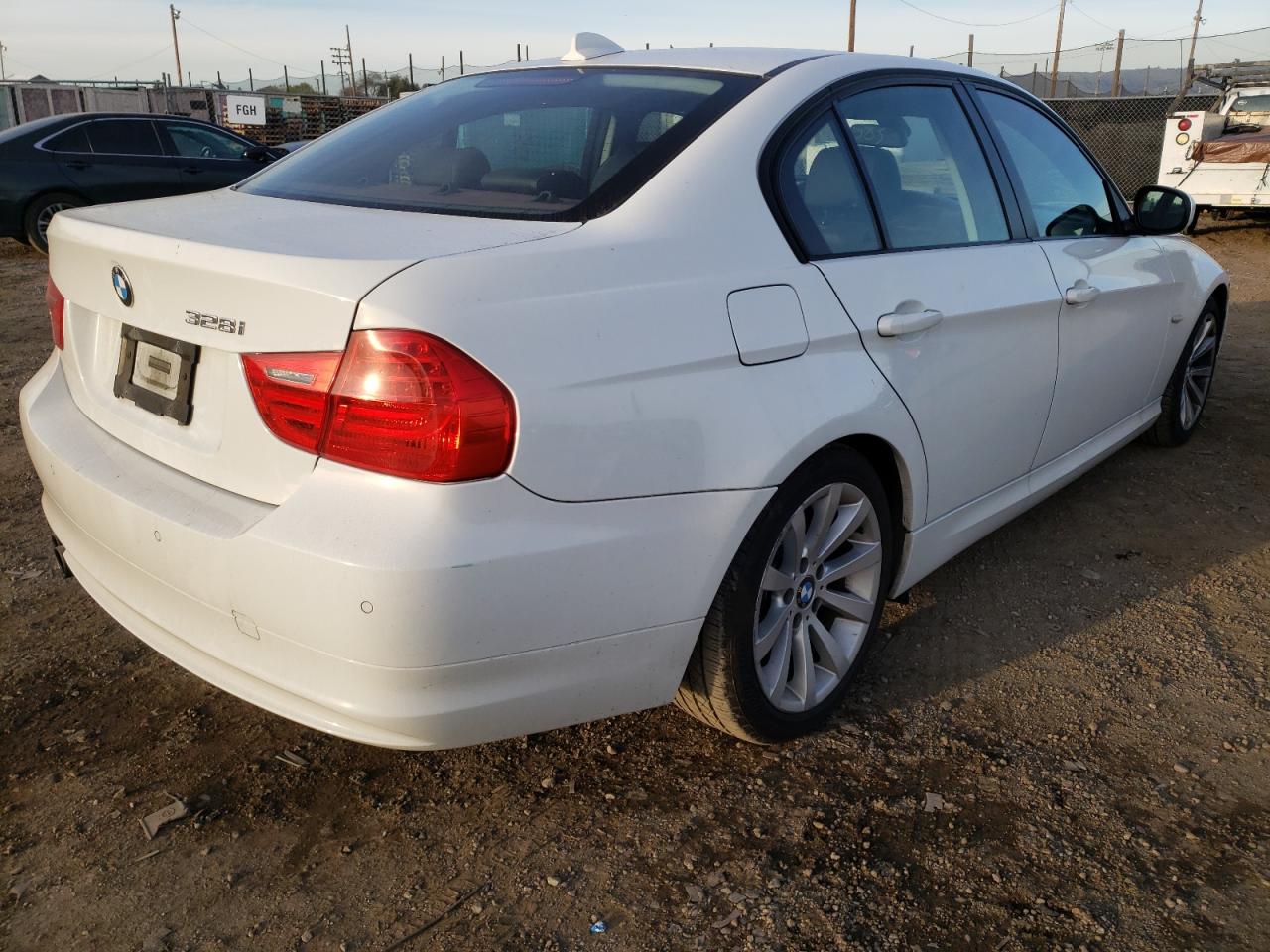 Photo 4 from auction – 2011 BMW 328 I SULE with VIN WBAPH5G51BNN59341