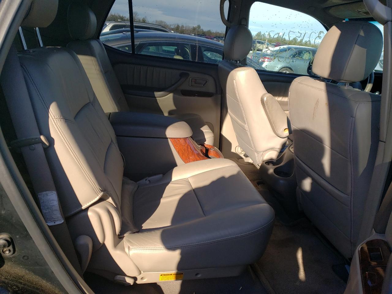 Foto 6 de la subasta – 2005 TOYOTA SEQUOIA con VIN 5TDBT48A85S248330