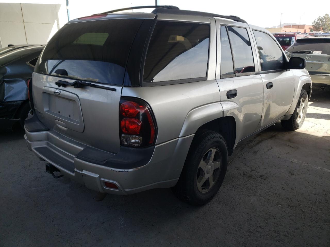 Photo 4 from auction – 2006 CHEVROLET TRAILBLAZE with VIN 1GNDS13S562110318