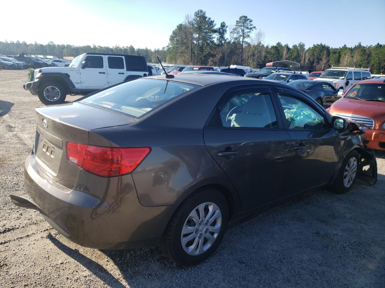 Photo 4 from auction – 2013 KIA FORTE EX with VIN KNAFU4A25D5735486