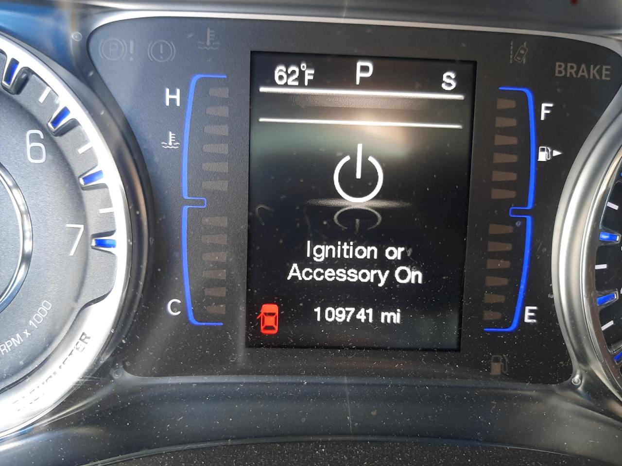 Photo 8 from auction – 2015 CHRYSLER 200 LIMITE with VIN 1C3CCCAB9FN698159