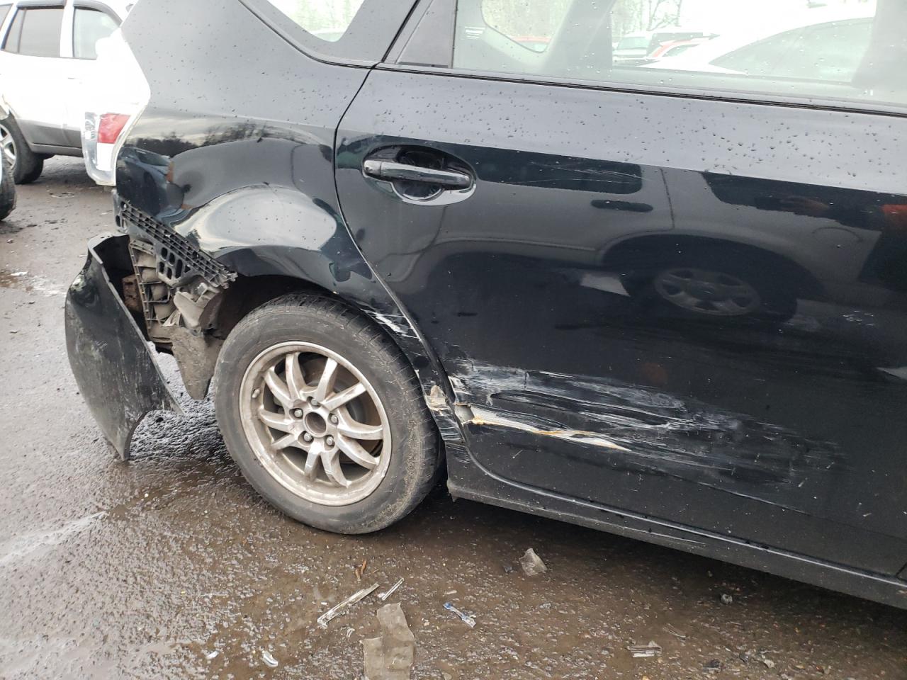 Photo 9 from auction – 2015 TOYOTA PRIUS V with VIN JTDZN3EU0FJ021519