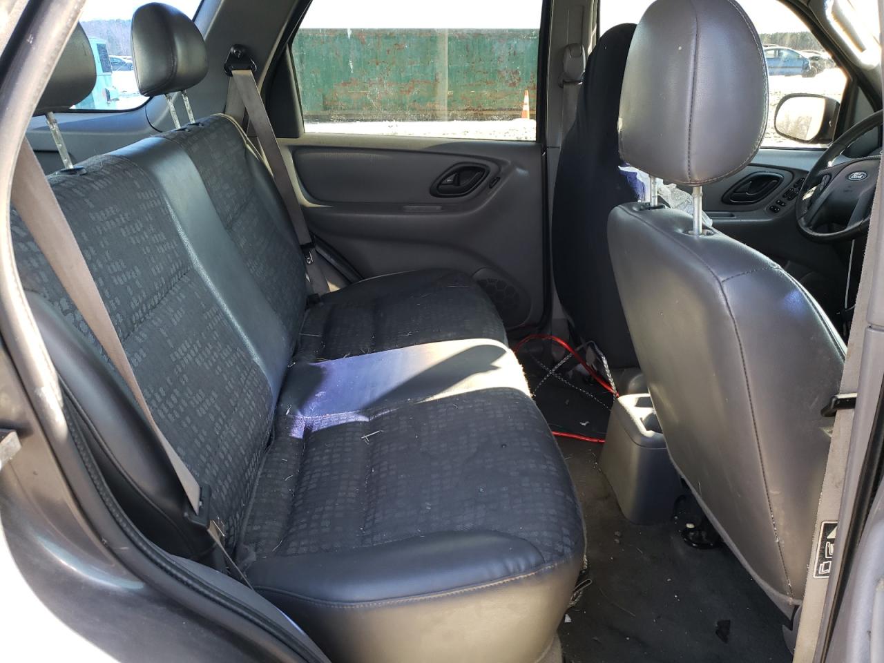 Photo 6 from auction – 2002 FORD ESCAPE XLS with VIN 1FMYU02B52KA78895