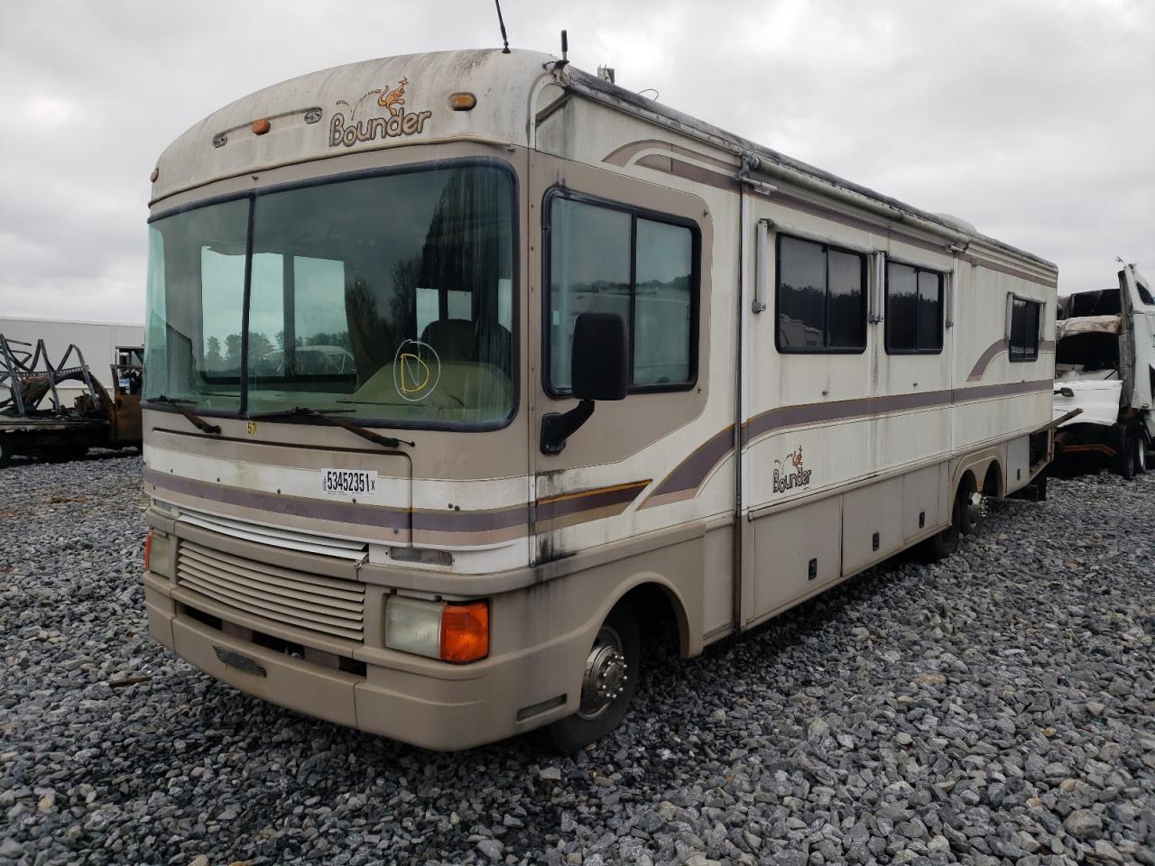Photo 2 from auction – 1997 FLEE BOUNDER with VIN 3FCMF53G4VJA25169