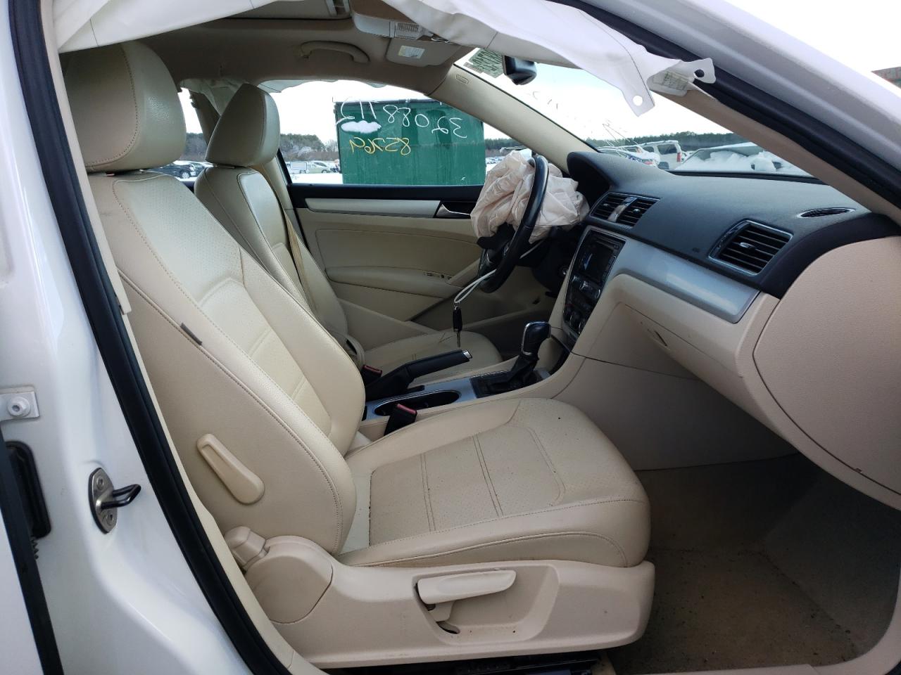 Photo 5 from auction – 2013 VOLKSWAGEN PASSAT SE with VIN 1VWBN7A33DC097000