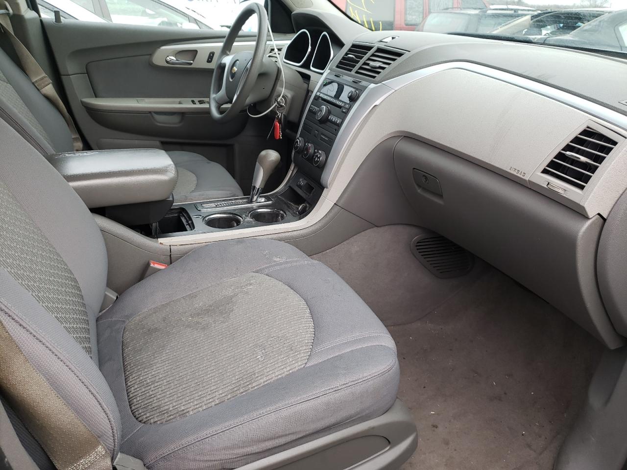 Photo 5 from auction – 2011 CHEVROLET TRAVERSE L with VIN 1GNKREED0BJ357142