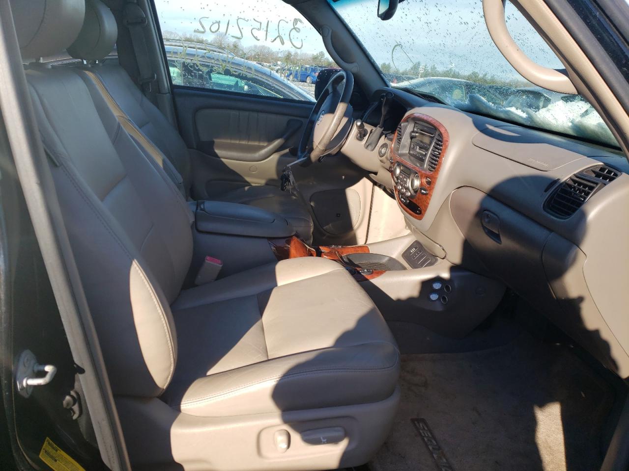 Photo 5 from auction – 2005 TOYOTA SEQUOIA with VIN 5TDBT48A85S248330