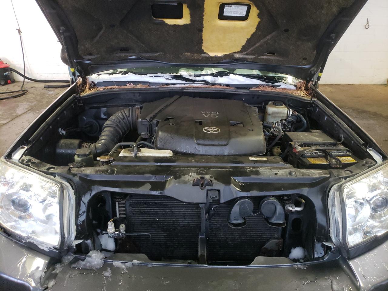 Photo 7 from auction – 2009 TOYOTA 4RUNNER SR with VIN JTEBU14R49K036895