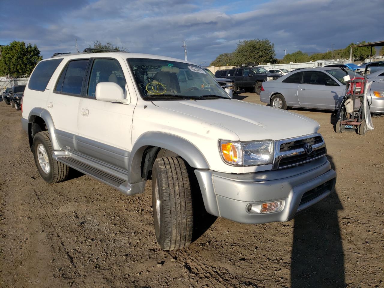 TOYOTA 4RUNNER LI 2000 with VIN JT3GN87R3Y0138635 - Photo from auction