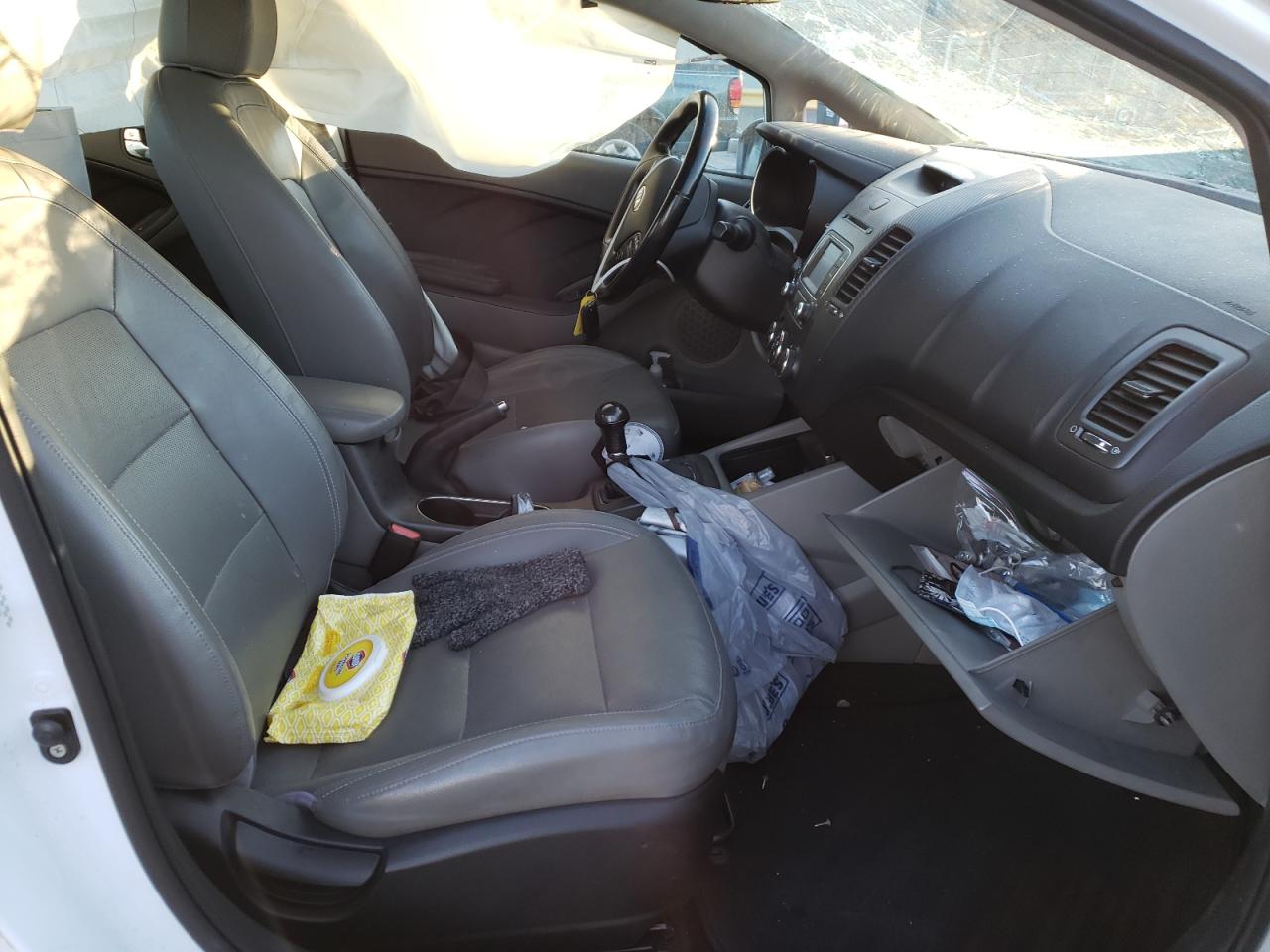 Photo 5 from auction – 2014 KIA FORTE EX with VIN KNAFZ4A89E5078831