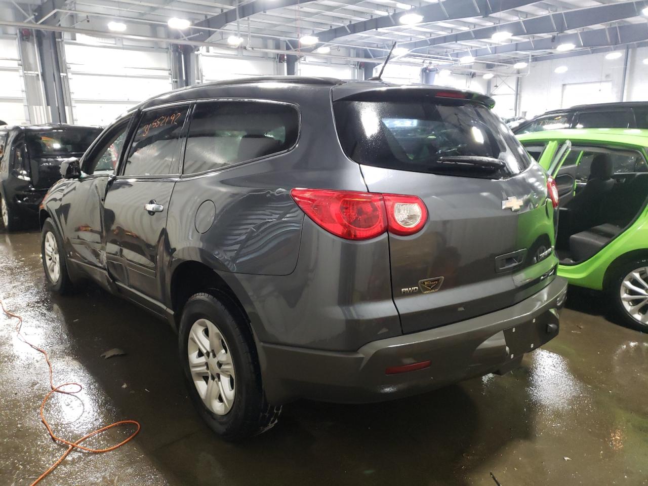 Photo 3 from auction – 2011 CHEVROLET TRAVERSE L with VIN 1GNKVFED4BJ356593