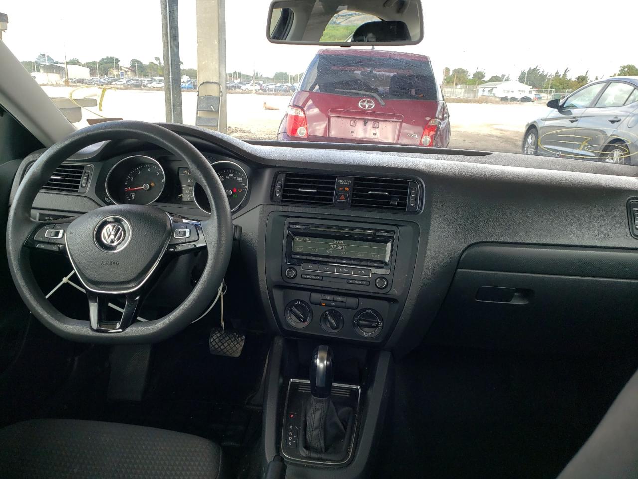 Photo 9 from auction – 2015 VOLKSWAGEN JETTA BASE with VIN 3VW2K7AJ3FM269499
