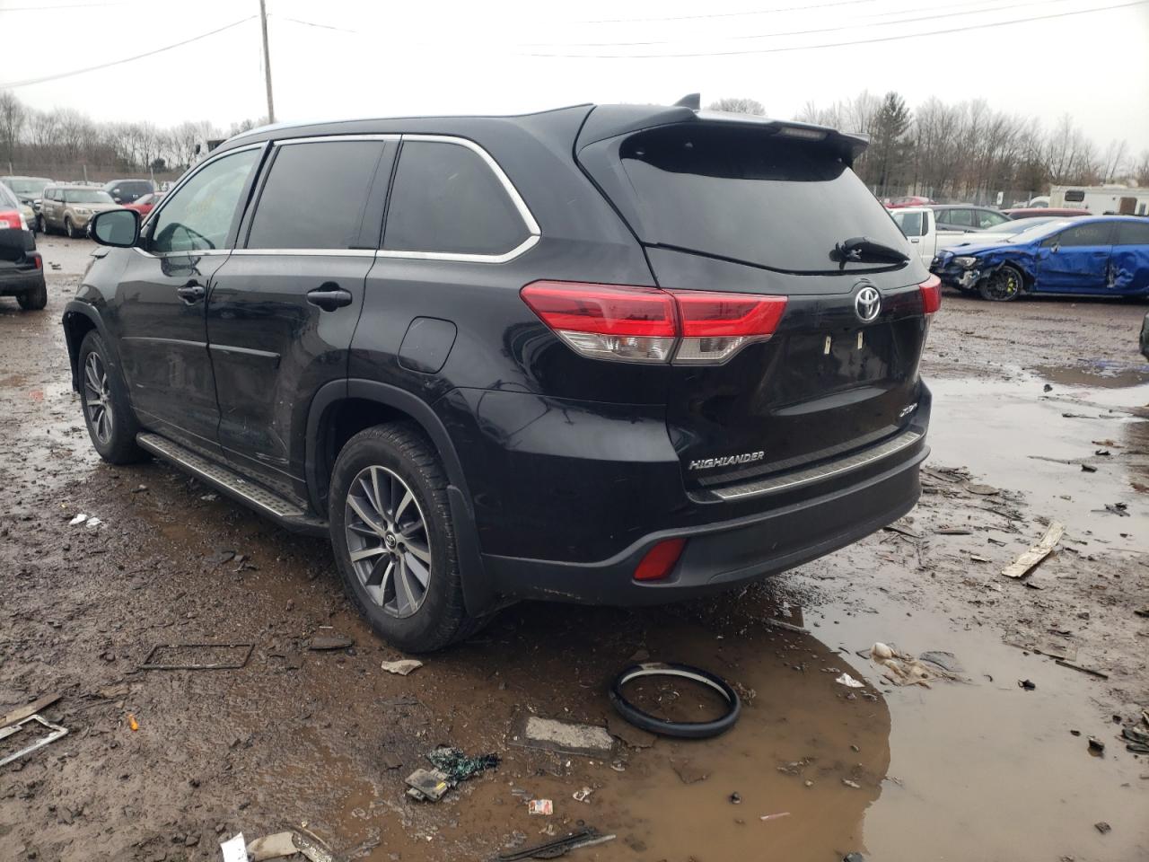 Photo 3 from auction – 2018 TOYOTA HIGHLANDER with VIN 5TDJZRFH0JS551202