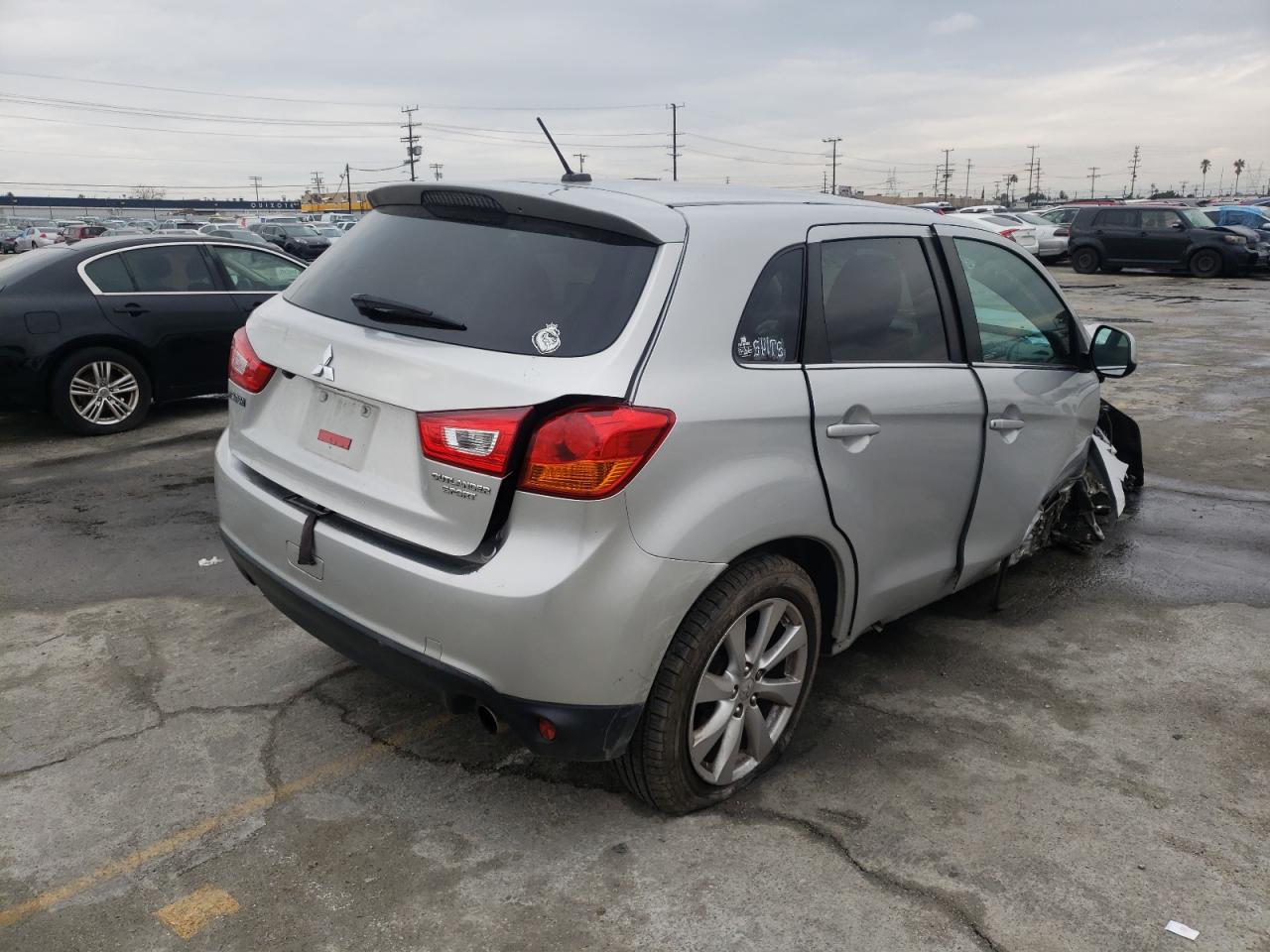 Foto 4 de la subasta – 2015 MITSUBISHI OUTLANDER con VIN 4A4AP4AU3FE021681