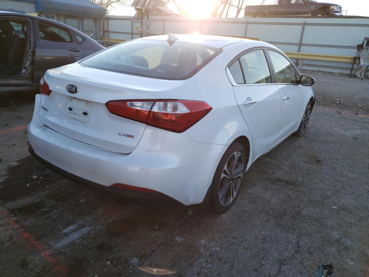 Photo 4 from auction – 2014 KIA FORTE EX with VIN KNAFZ4A89E5078831