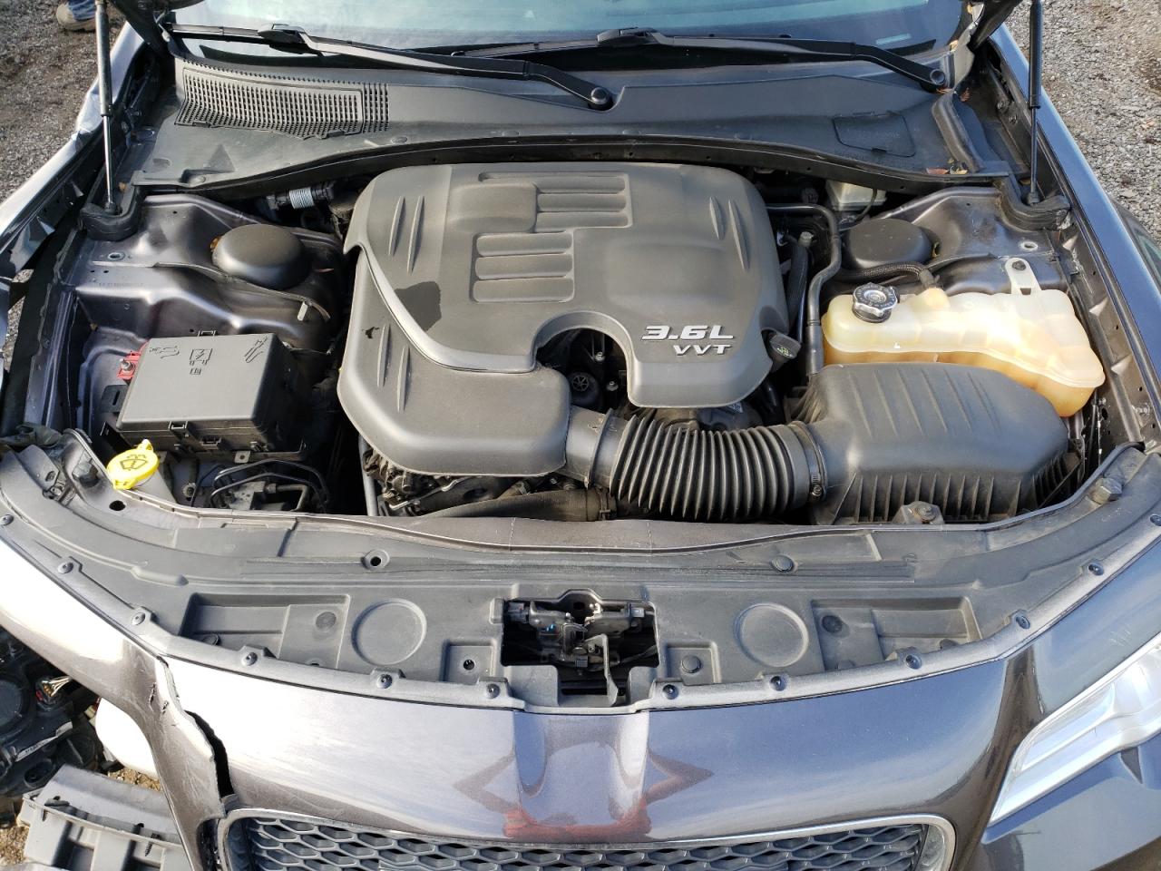 Photo 7 from auction – 2016 CHRYSLER 300 LIMITE with VIN 2C3CCAAG6GH182237