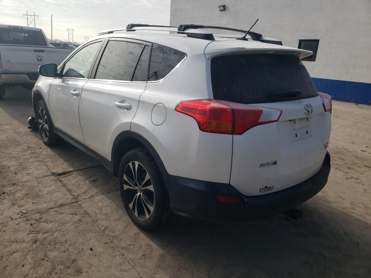Photo 3 from auction – 2015 TOYOTA RAV4 LIMIT with VIN 2T3DFREV6FW260125