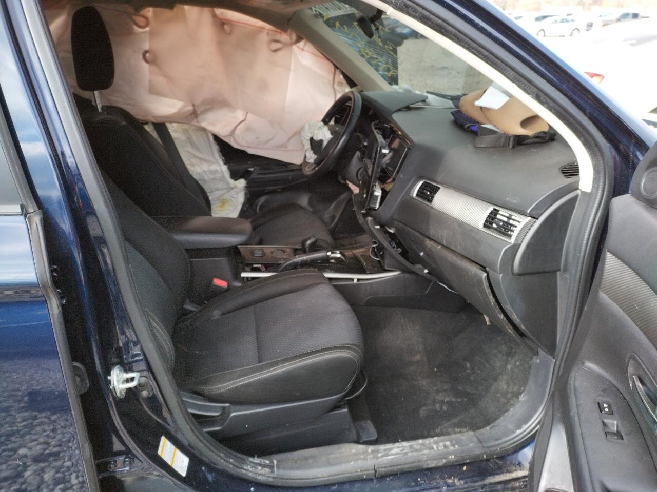 Photo 5 from auction – 2017 MITSUBISHI OUTLANDER with VIN JA4AD3A35HZ023682