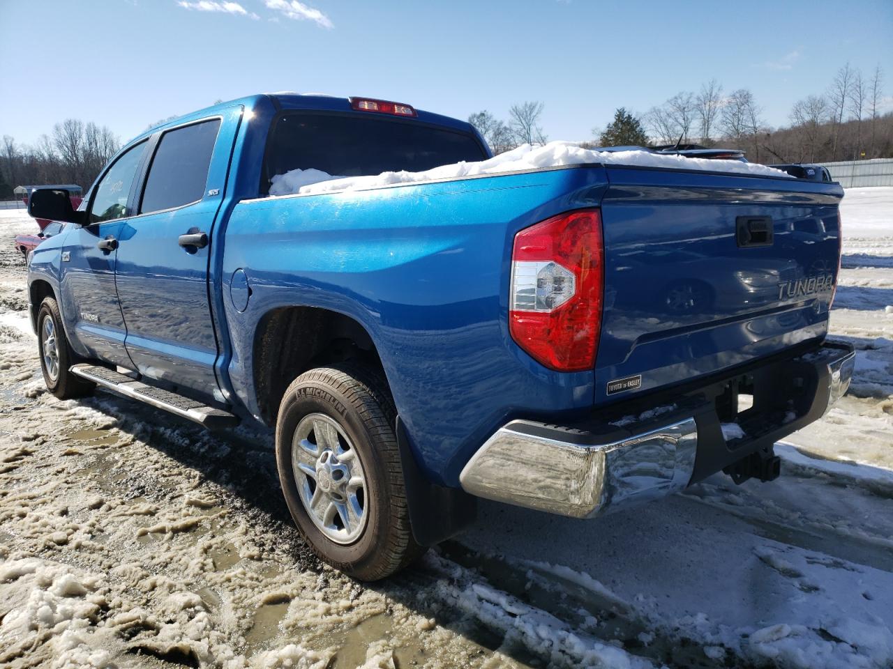 Photo 3 from auction – 2018 TOYOTA TUNDRA with VIN 5TFEY5F15JX229908