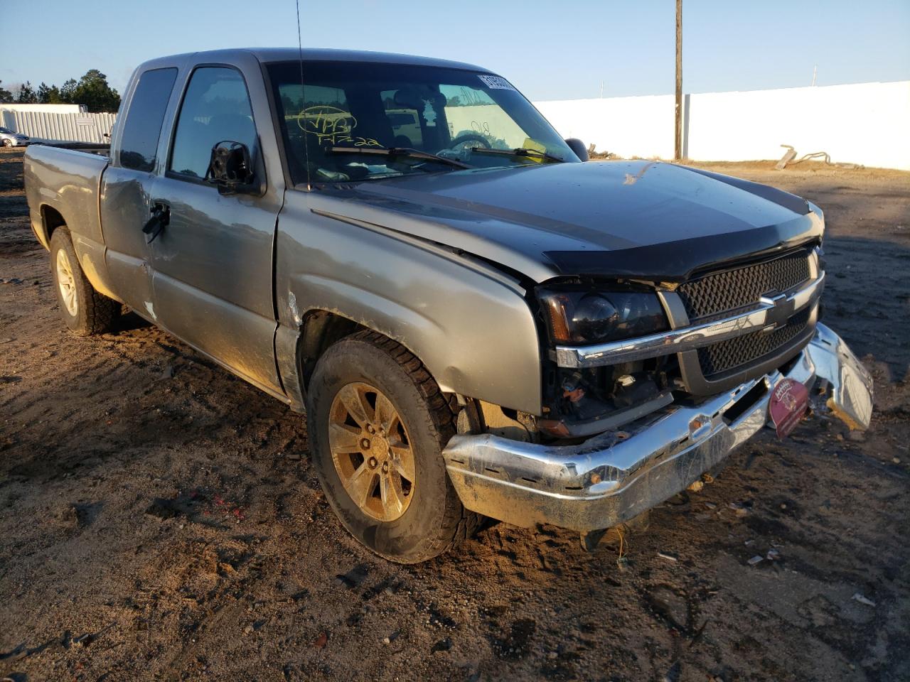 CHEVROLET SILVERADO 2003 with VIN 2GCEC19V031369788 - Photo from auction