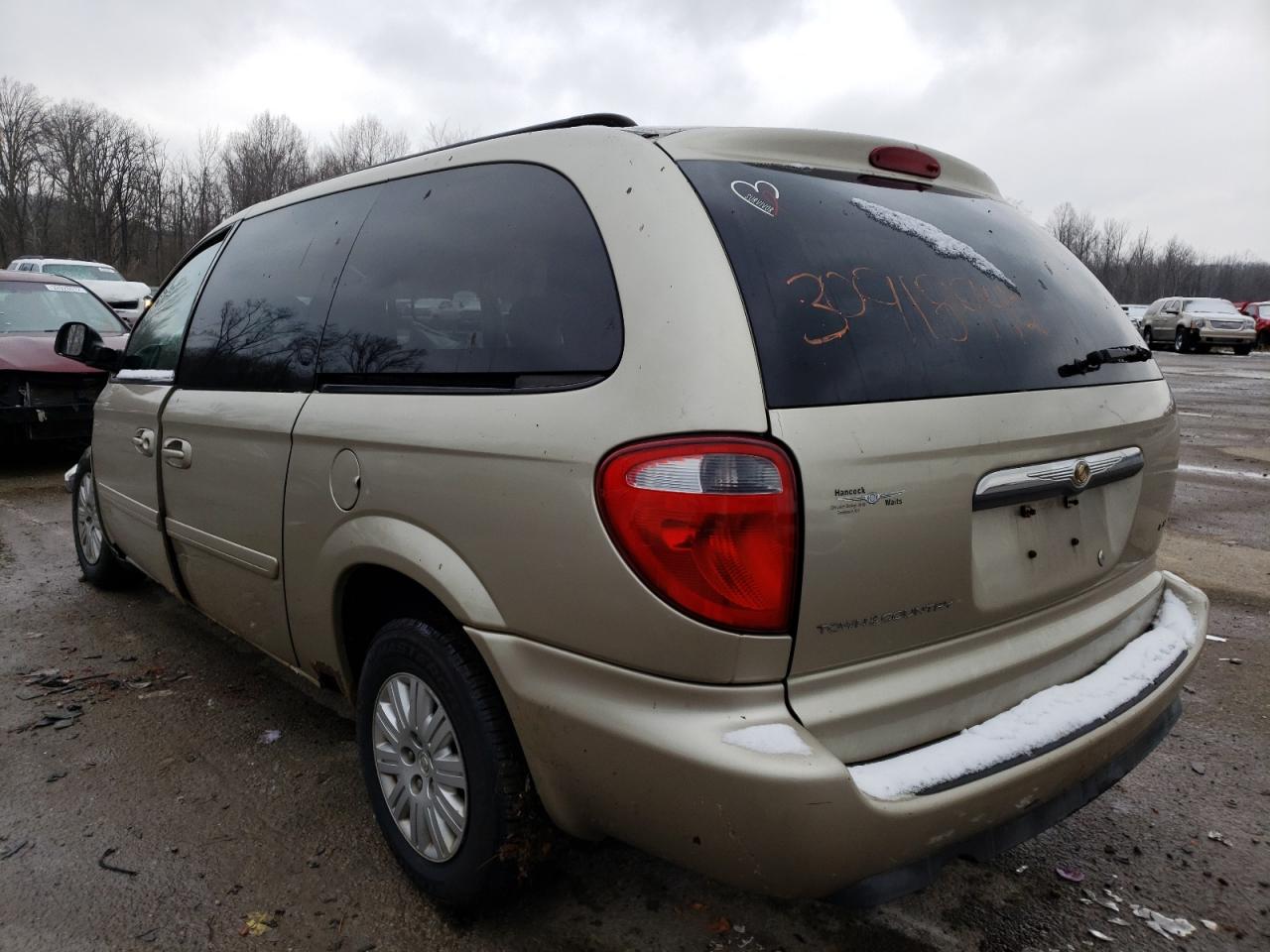 Photo 3 from auction – 2006 CHRYSLER TOWN & COU with VIN 1A4GP44R96B750997