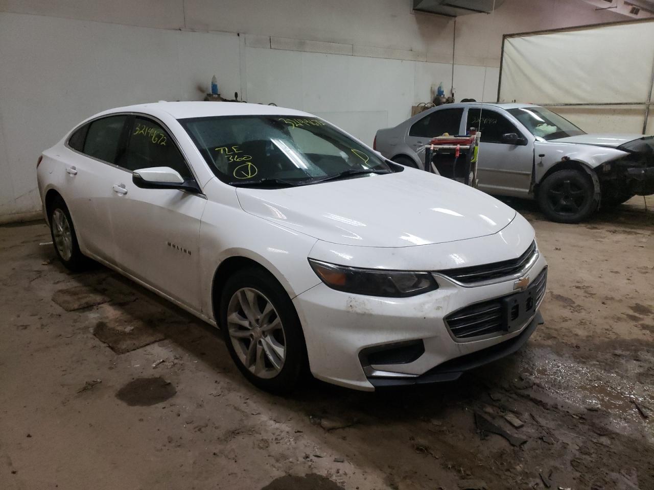 CHEVROLET MALIBU LT 2018 with VIN 1G1ZD5ST3JF239033 - Photo from auction