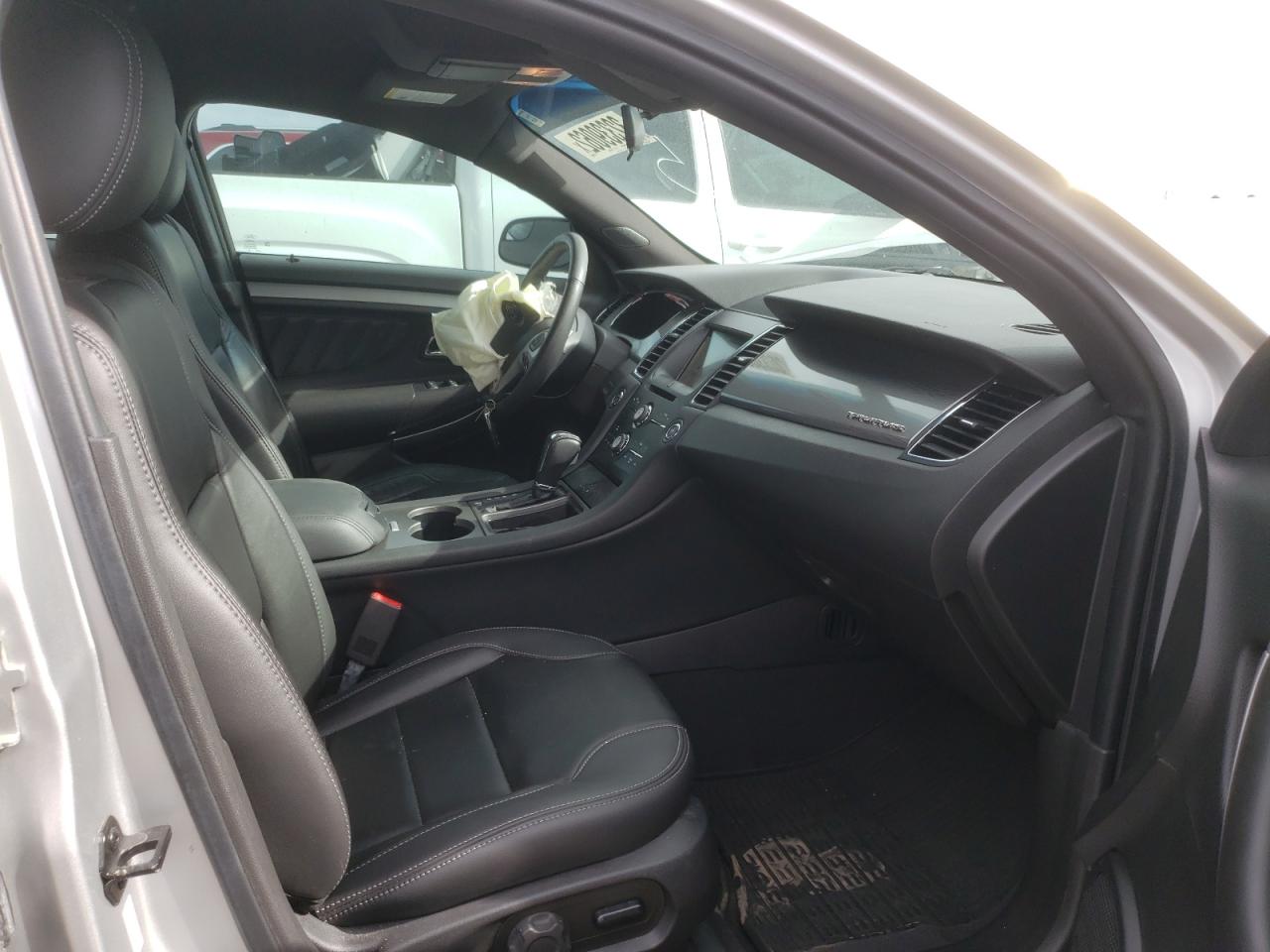 Photo 5 from auction – 2019 FORD TAURUS SEL with VIN 1FAHP2E87KG109712