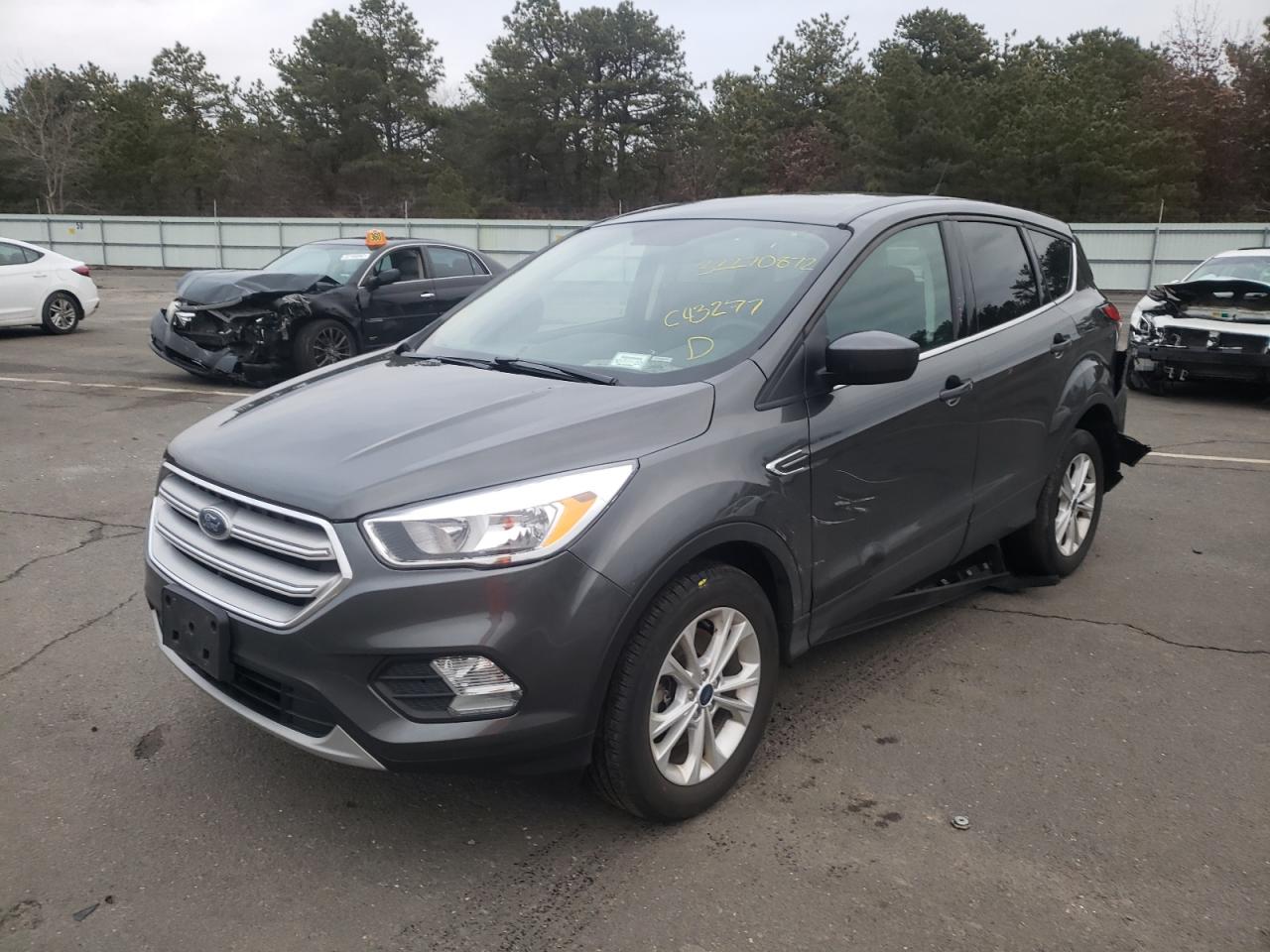 Photo 2 from auction – 2019 FORD ESCAPE SE with VIN 1FMCU9GD9KUC43277
