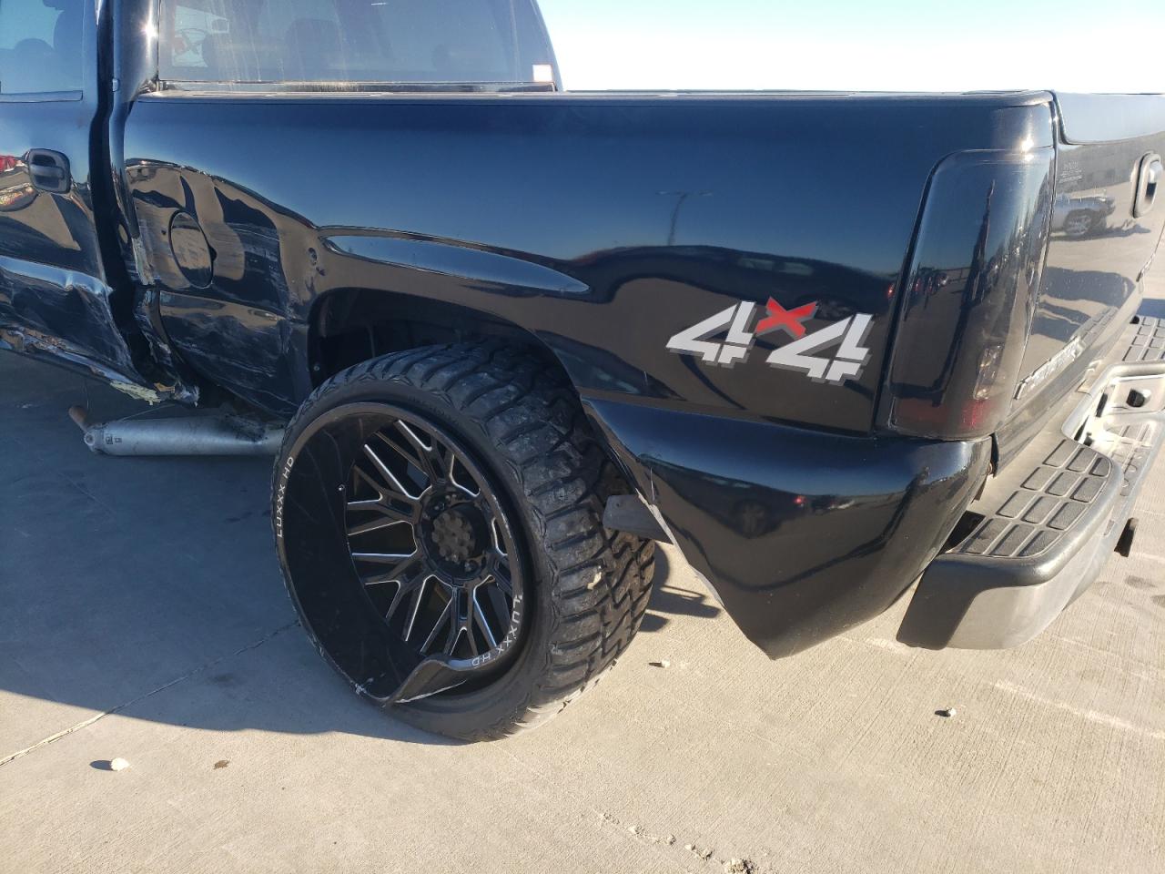 Photo 10 from auction – 2005 CHEVROLET SILVERADO with VIN 1GCHK23255F921933