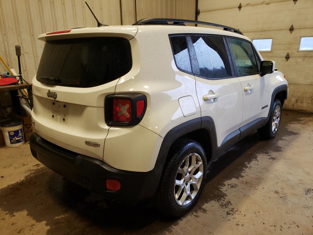 Photo 4 from auction – 2015 JEEP RENEGADE L with VIN ZACCJBBT9FPB47823
