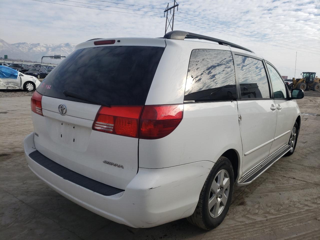 Photo 4 from auction – 2004 TOYOTA SIENNA with VIN 5TDZA23C34S124711