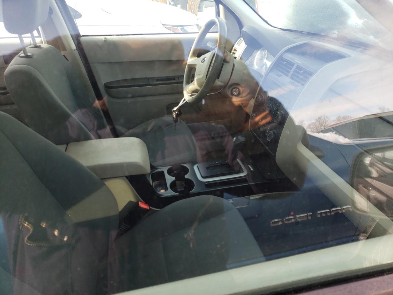 Photo 5 from auction – 2011 FORD ESCAPE XLS with VIN 1FMCU0C77BKA12398