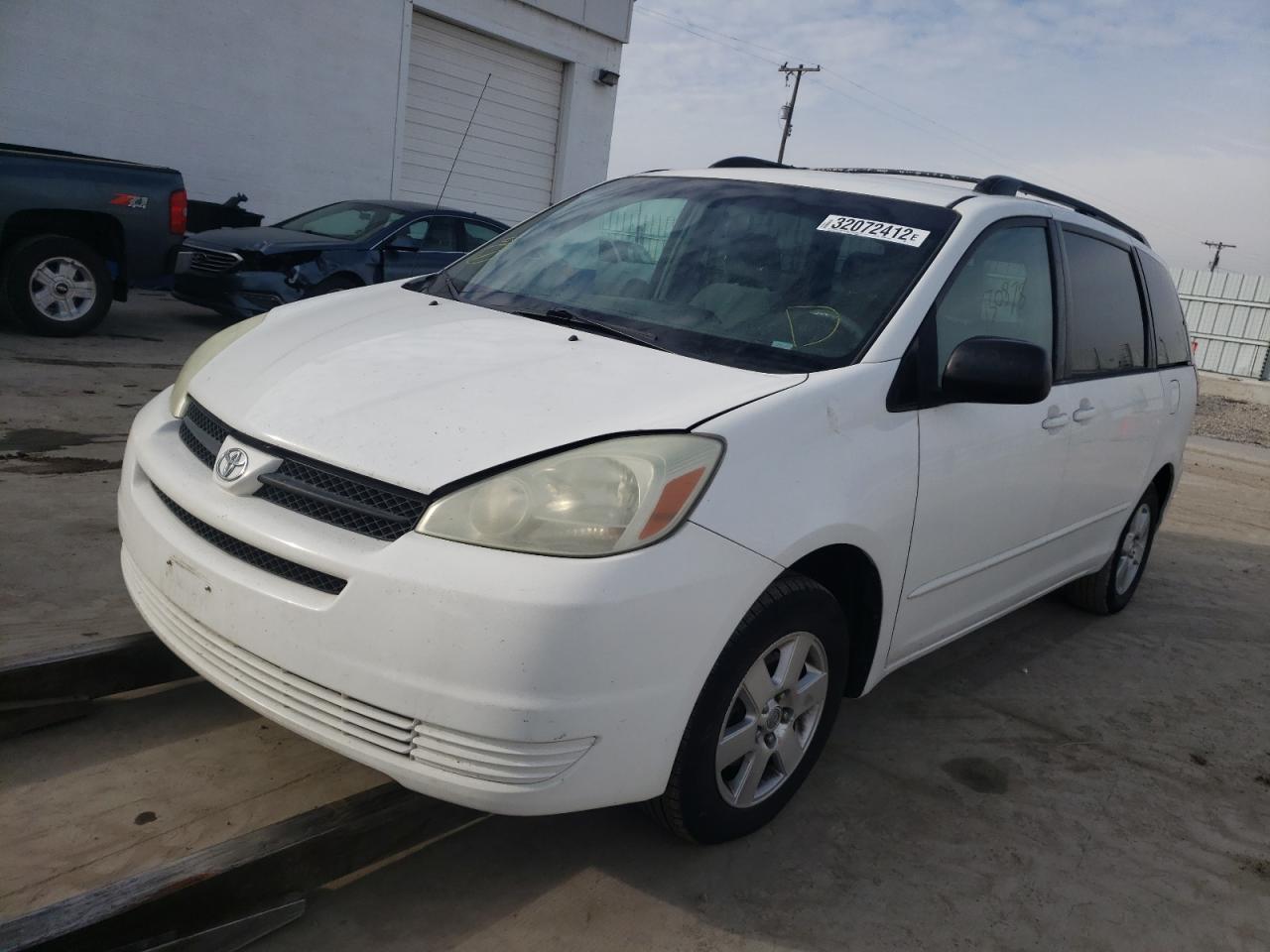 Photo 2 from auction – 2004 TOYOTA SIENNA with VIN 5TDZA23C34S124711